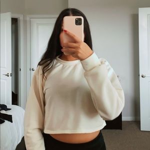 White crop sweatshirt